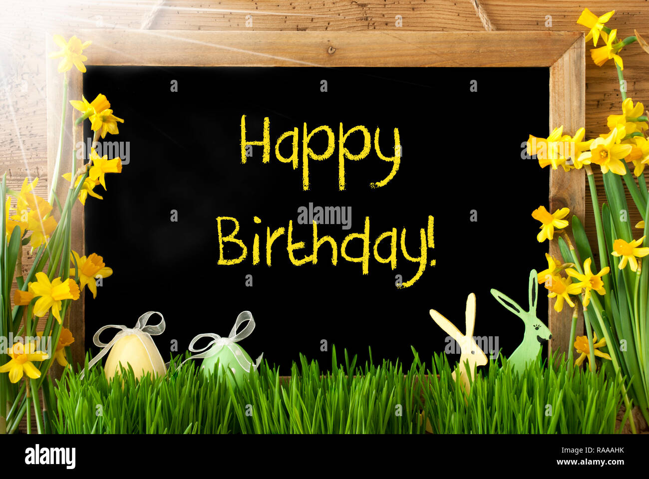 Tableau Noir Avec Texte Anglais Joyeux Anniversaire Fleurs De Printemps Ensoleillee Jonquille Ou Nacissus Avec De L Herbe œuf De Paques Et Bunny De Fond De Bois Rustique Photo Stock Alamy Tableau Noir Avec Texte Anglais Joyeux Anniversaire Fleurs De Printemps Ensoleillee Jonquille Ou Nacissus Avec De L Herbe œuf De Paques Et Bunny De Fond De Bois Rustique Photo Stock Alamy