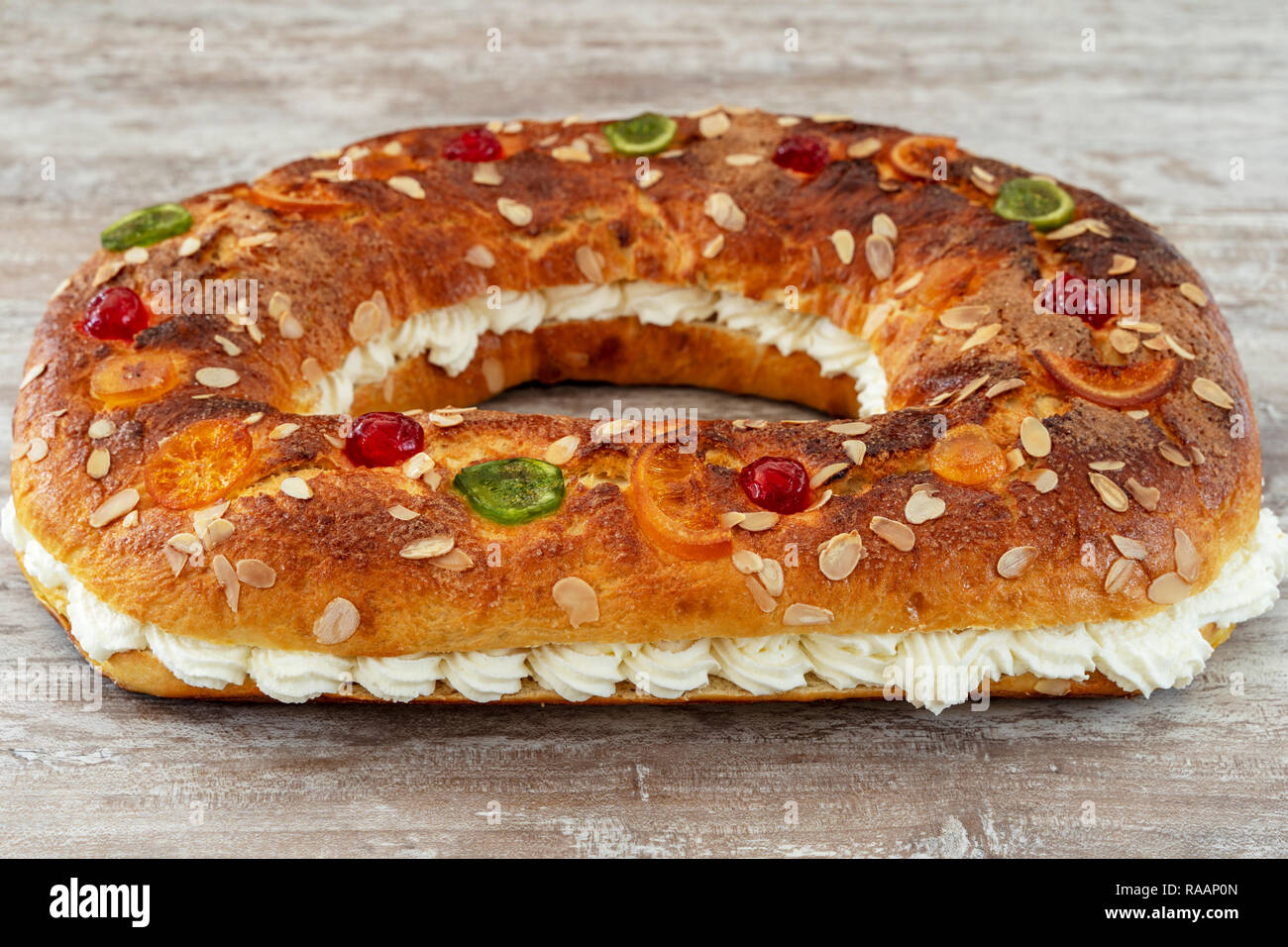 Recette - Roscón de Reyes, la couronne des rois espagnole en vidéo 