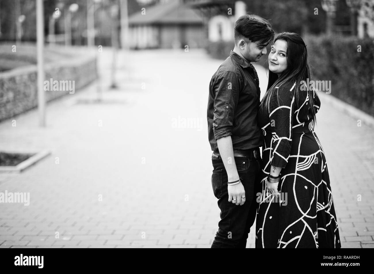 Couple indien baise dans le noir Couple indien baise dans le noir