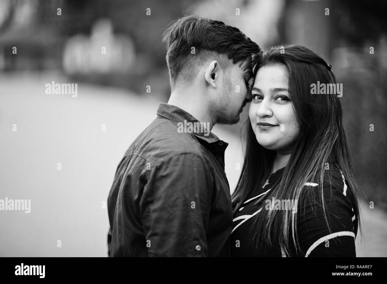 Couple indien baise dans le noir Couple indien baise dans le noir