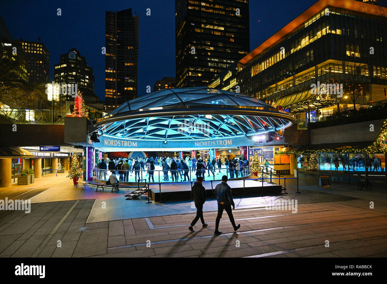 Robson Square, patinoire, Vancouver, Colombie-Britannique, Canada. Banque D'Images