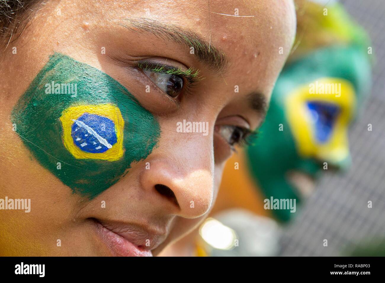 Sao Paulo - SP - 01/01/2019 - Supporters de Jaïr, Bolsonaro Bolsonaro - Public accompagne Jaïr, LSP, comme le 38e Président du Brésil, dans un bar de la région de l'Avenida Paulista, l'après-midi de ce premier mercredi de janvier 2019. La il y aurait une manifestation en face de la MASP pour les partisans du Président pour accompagner l'inauguration, mais le même a été annulée. Photo : Suamy Beydoun / AGIF Banque D'Images