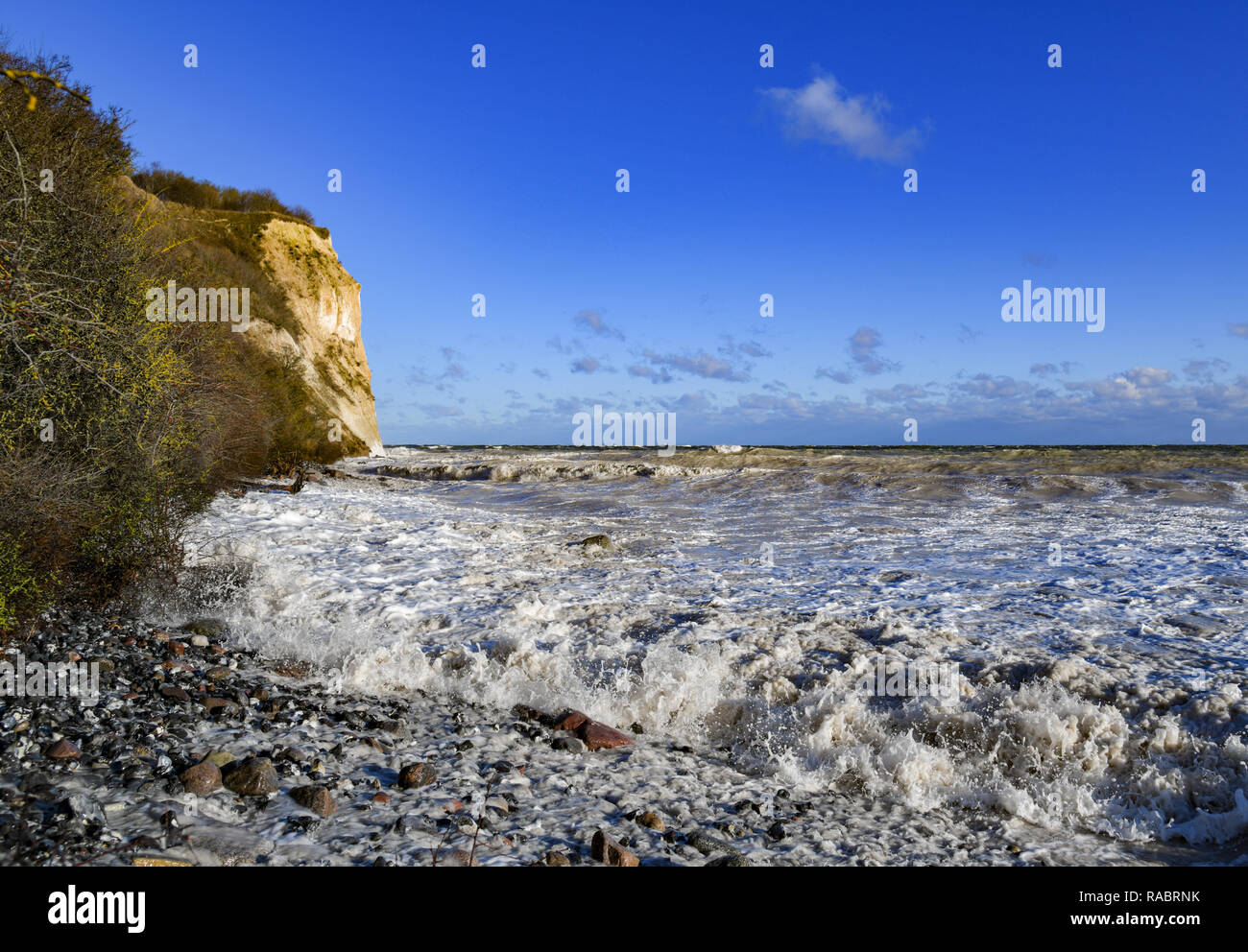 Vitt, Allemagne. 09Th Jan, 2019. La côte escarpée au Cap Arkona non loin du petit village de pêcheurs de Vitt. Crédit : Patrick Pleul/dpa-Zentralbild/ZB/dpa/Alamy Live News Banque D'Images