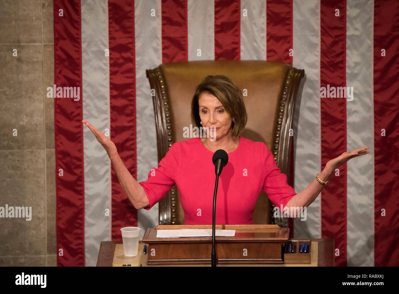 Washington DC, USA. 3 janvier, 2019. Washington DC, le 3 janvier 2019, USA : Nancy Pelosi, D-CA, aborde la 116e Congrès après elle devient le président de la Chambre pour la deuxième fois. Credit : Patsy Lynch/Alamy Live News Banque D'Images