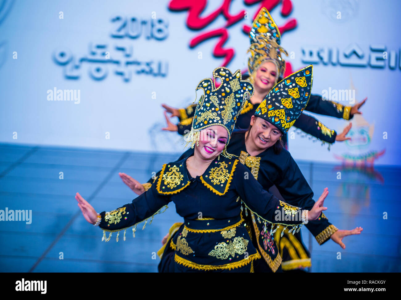 Des danseurs d'Anak seni asia Dance groupe de Malaisie se produisent au festival de danse Maskdance qui s'est tenu à Andong, en Corée du Sud Banque D'Images