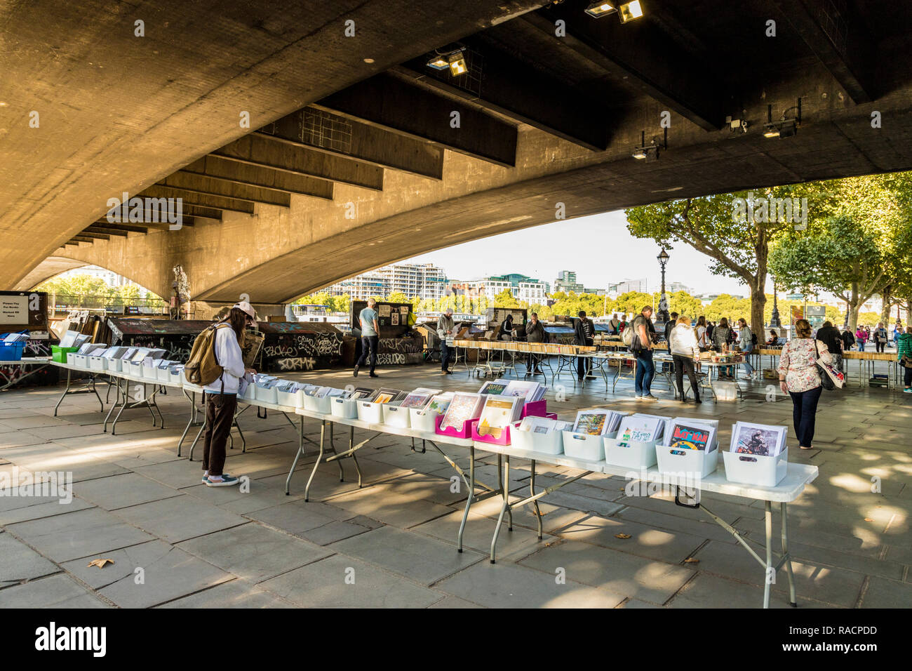 Un second hand book stall sur le South Bank, Londres, Angleterre, Royaume-Uni, Europe Banque D'Images