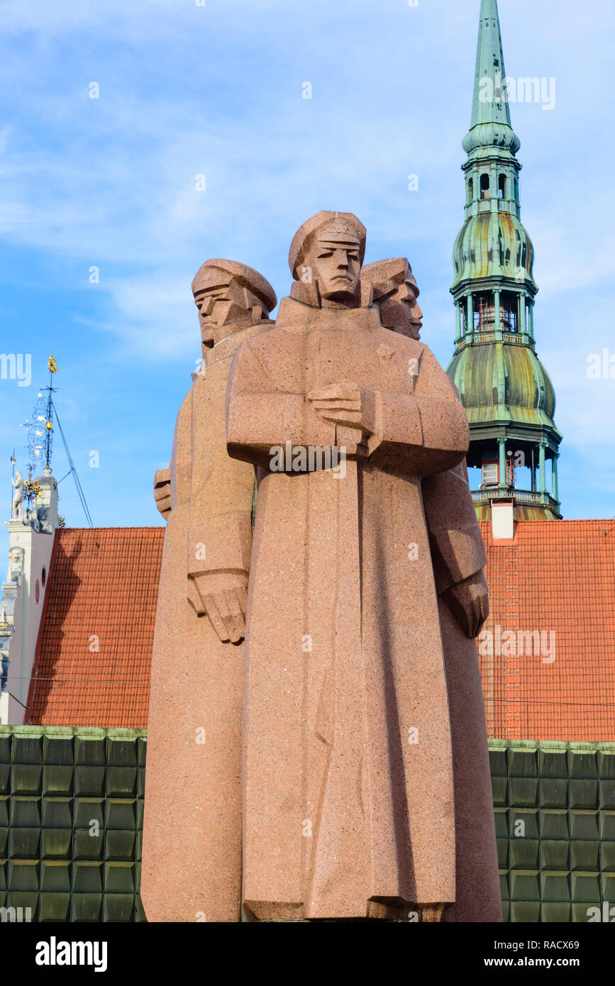 Latvian Riflemen Rouge Statue, Riga, Lettonie, en Europe Banque D'Images