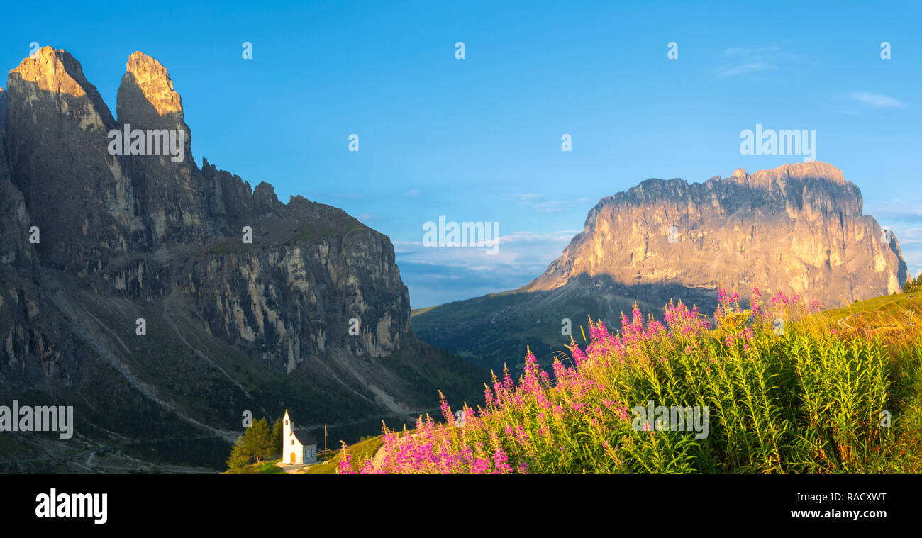 Chapelle San Maurizio, Gardena Pass, vallée de Gardena, Tyrol du Sud, Dolomites, Italie, Europe Banque D'Images