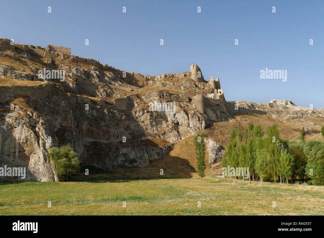 Van, Turquie - 17 août 2008 : la forteresse au lac de Van. Van Citadel est une fortification construite en pierre massive par l'ancien royaume de Banque D'Images