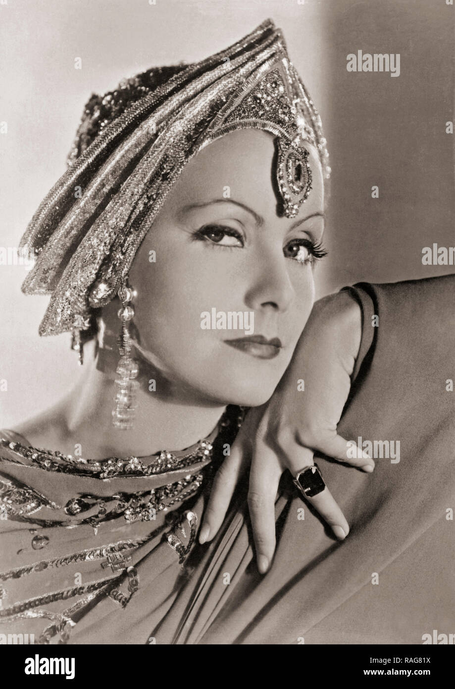 Greta Garbo, 1905-1990. Actrice suédoise qui plus tard a pris la citoyenneté américaine. Cette photo montre son en costume pour la Metro-Goldwyn-Mayer 1931 production de Mata Hari. Banque D'Images
