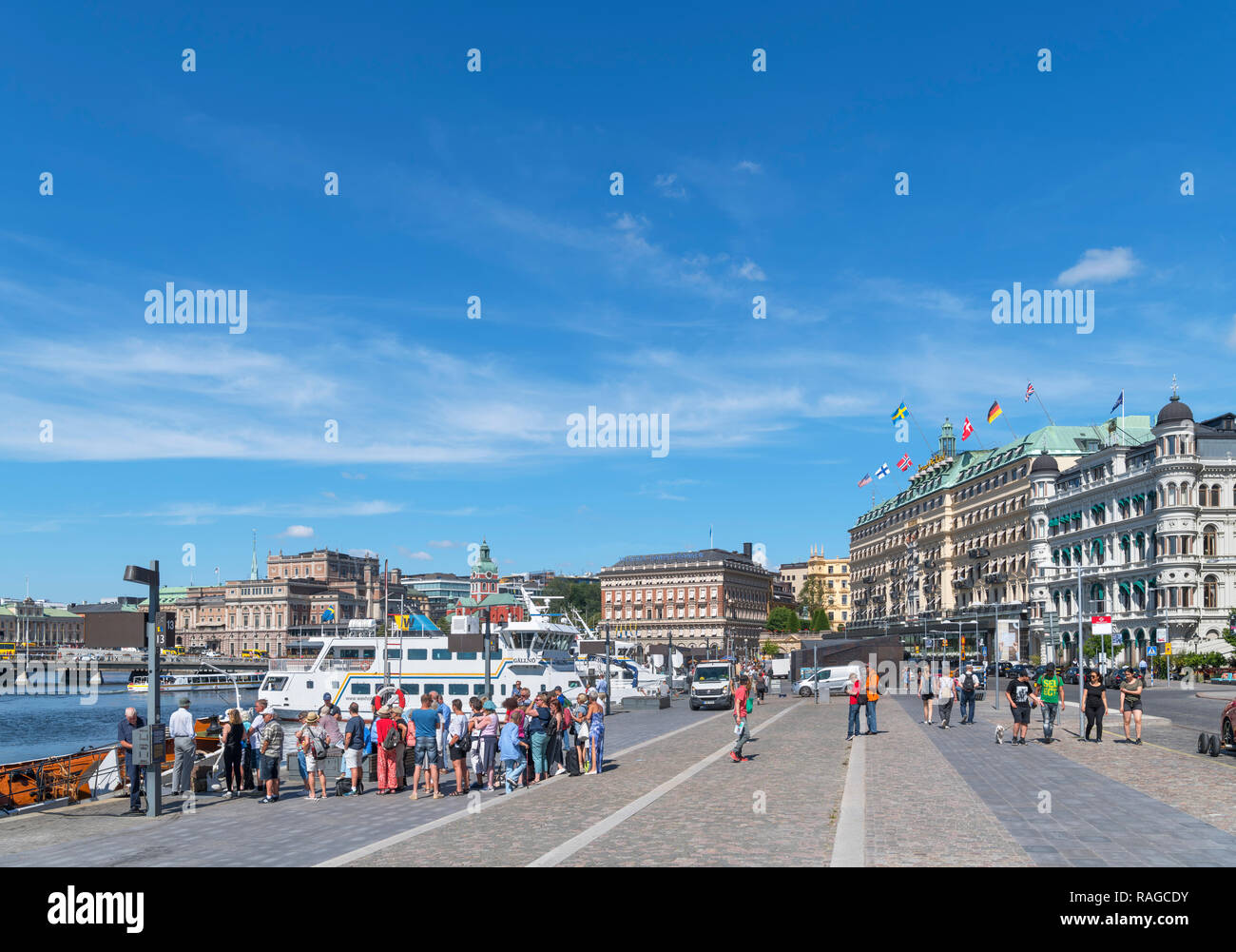 Le front de mer et du terminal de ferries sur Södra Blasieholmshamnen, Blasieholmen, Stockholm, Suède Banque D'Images