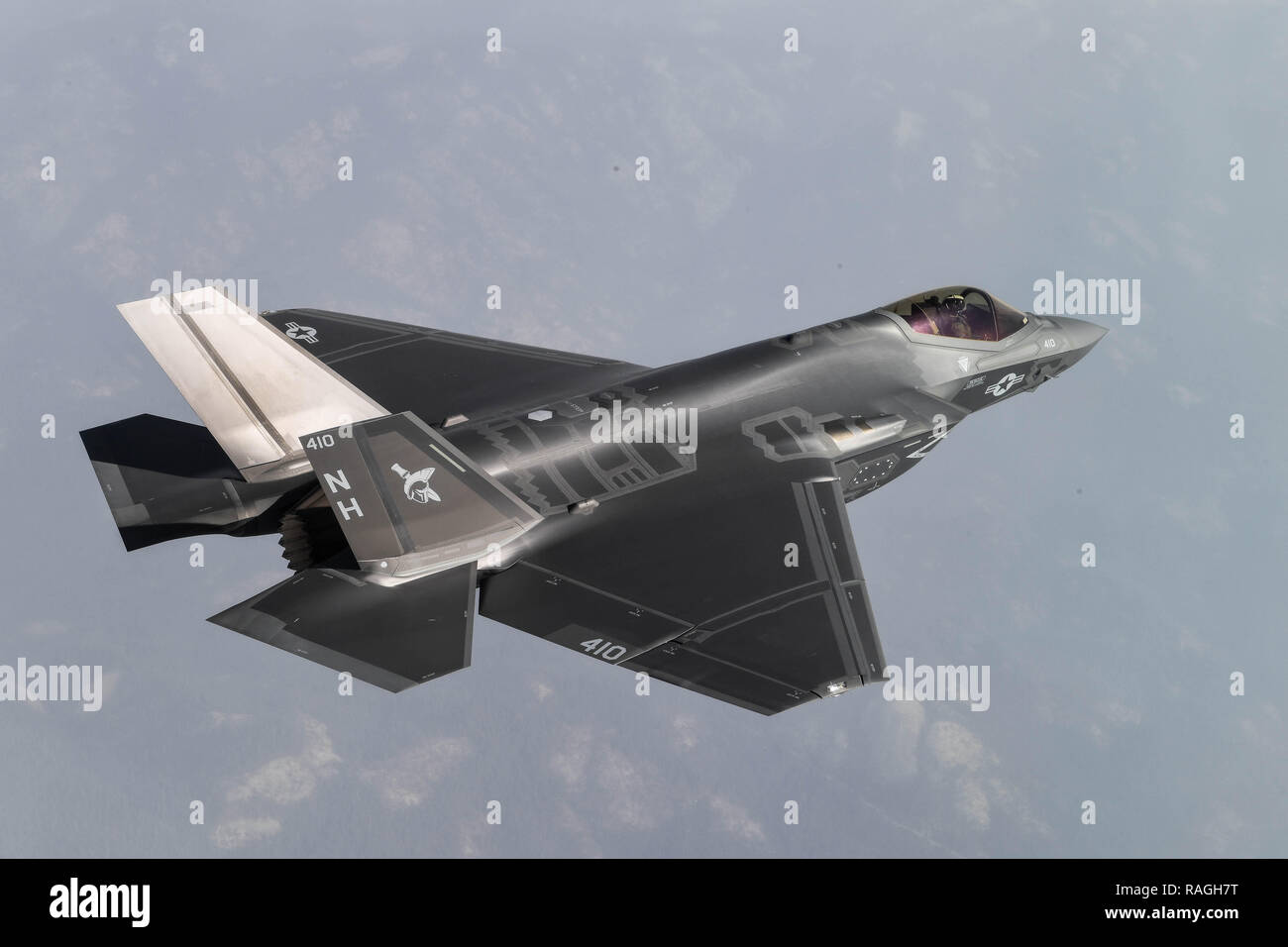 La Marine américaine Un F-35C Lightning II avec des avions de chasse 147 e Escadron d'avions en formation sur le centre de la Californie 16 novembre, près de 20189, en Californie. Lemoore Banque D'Images