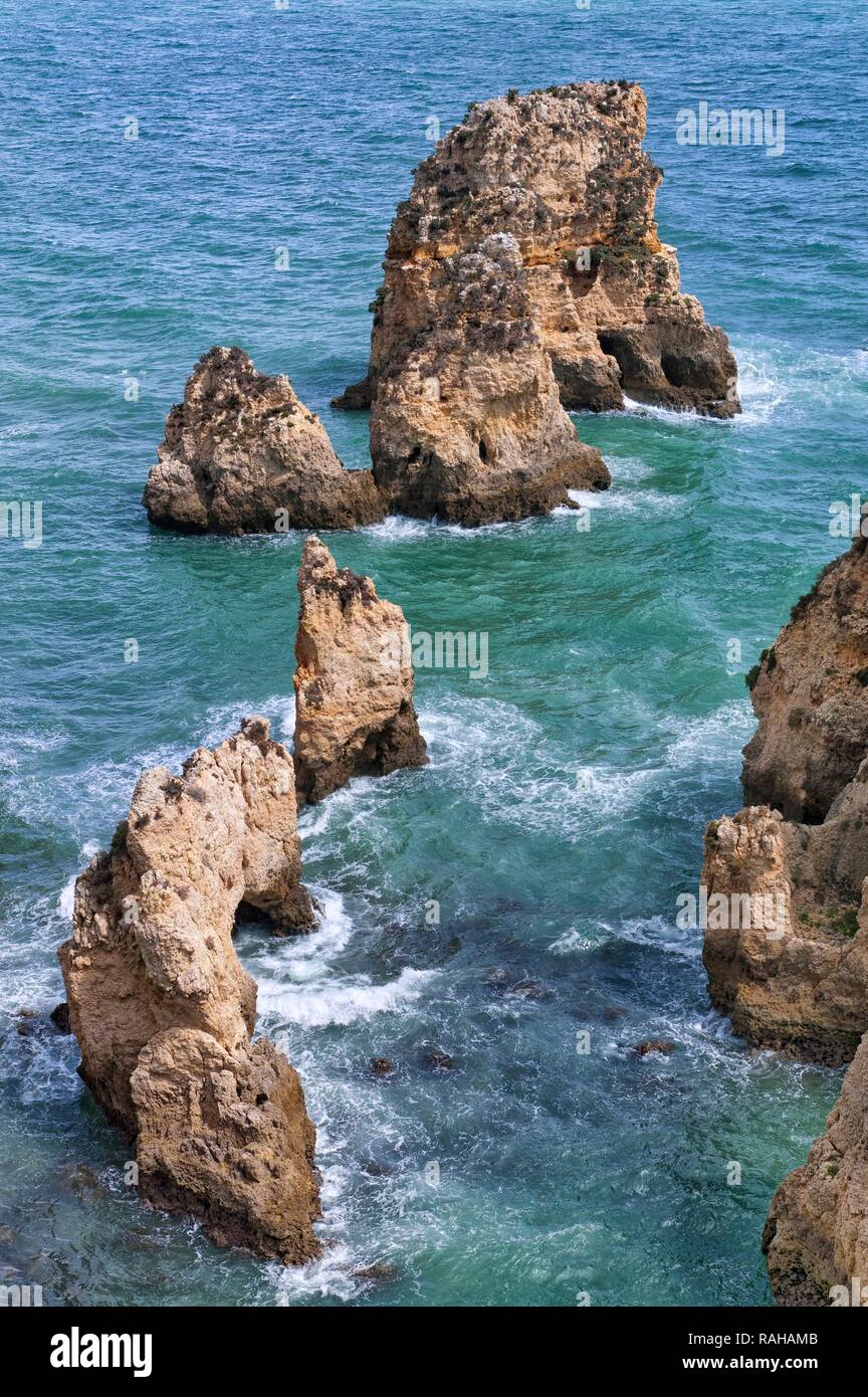 Rochers dans l'eau, Ponta da Piedade, Mercy Point, formations rocheuses, Lagos, Algarve, Portugal, Europe Banque D'Images