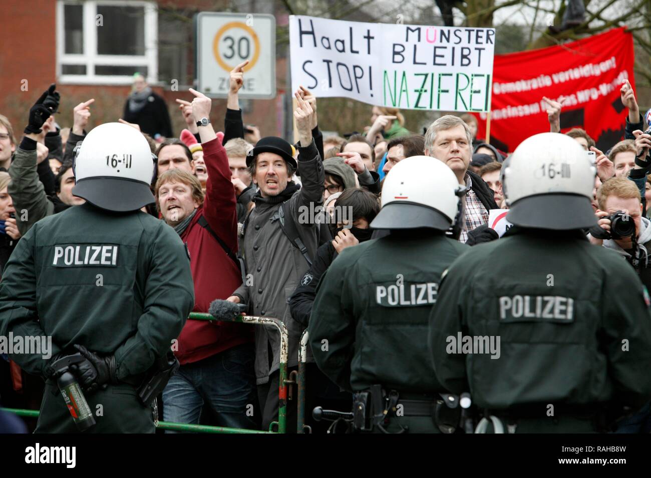 Démonstration, protester contre des citoyens et résidents contre le rassemblement et de rallye-droite, néo-nazis, Muenster Banque D'Images