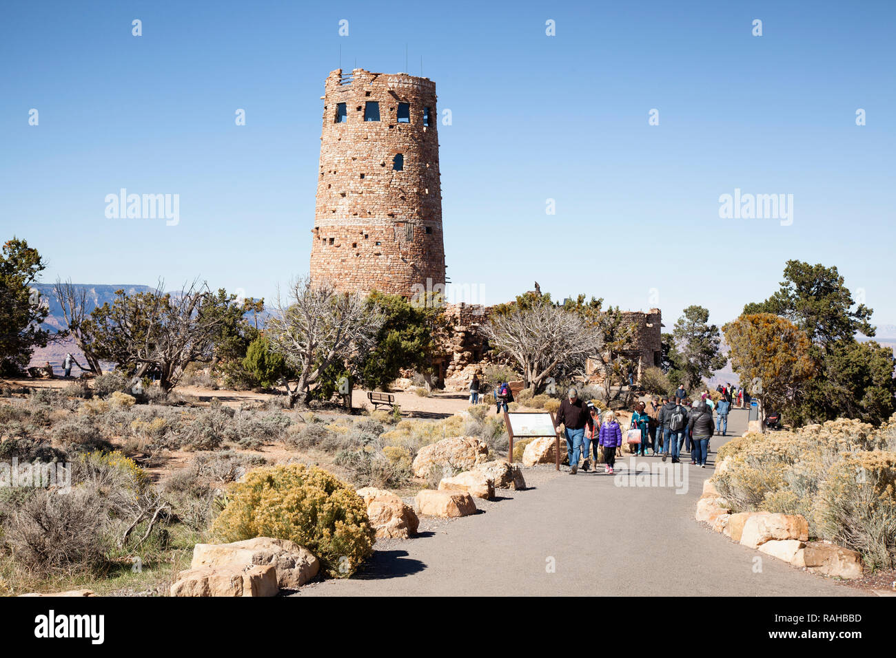 Desert View Watchtower, également connu sous le nom de l'Indien à Desert View Watchtower, est un 70 pieds de haut bâtiment en pierre situé sur la rive sud du Grand pouvez Banque D'Images Desert View Watchtower, également connu sous le nom de l'Indien à Desert View Watchtower, est un 70 pieds de haut bâtiment en pierre situé sur la rive sud du Grand pouvez Banque D'Images
