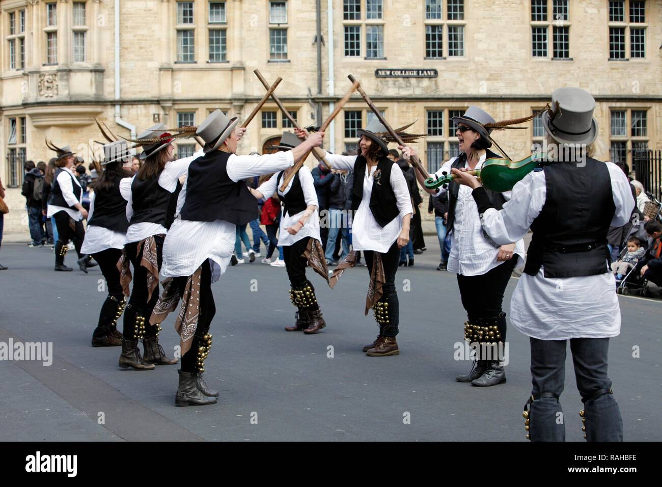 Morris Jig Danse, Morris Dance, Dance Group au festival de folklore, Oxford, Oxfordshire, Royaume-Uni, Europe Banque D'Images
