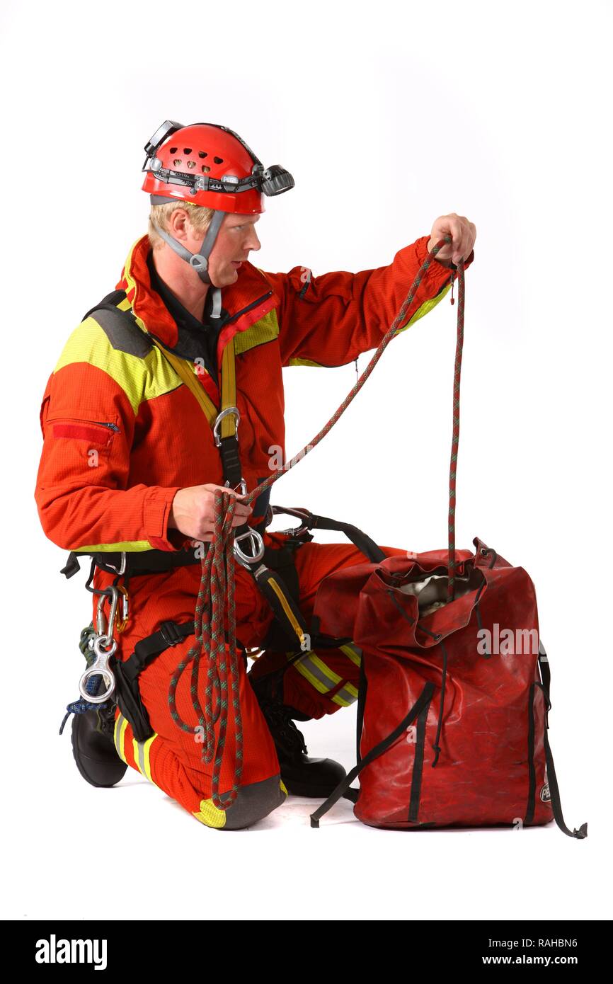 Un grand angle sauveteur, un pompier professionnel de la Berufsfeuerwehr Essen, Essen, Rhénanie du Nord-Westphalie Banque D'Images