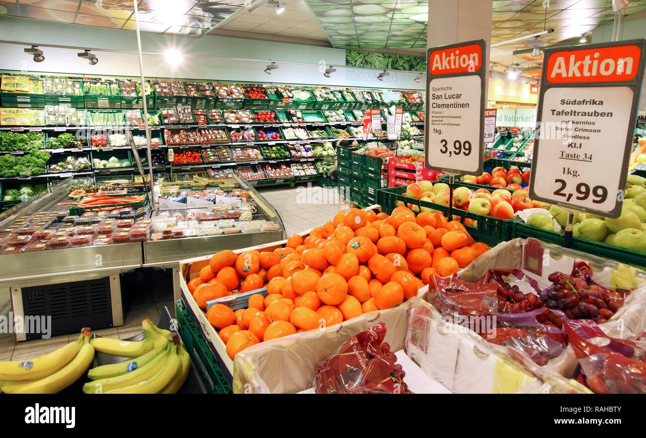 Département de fruits, produire ministère, de libre-service, de l'alimentation ministère, supermarché Banque D'Images