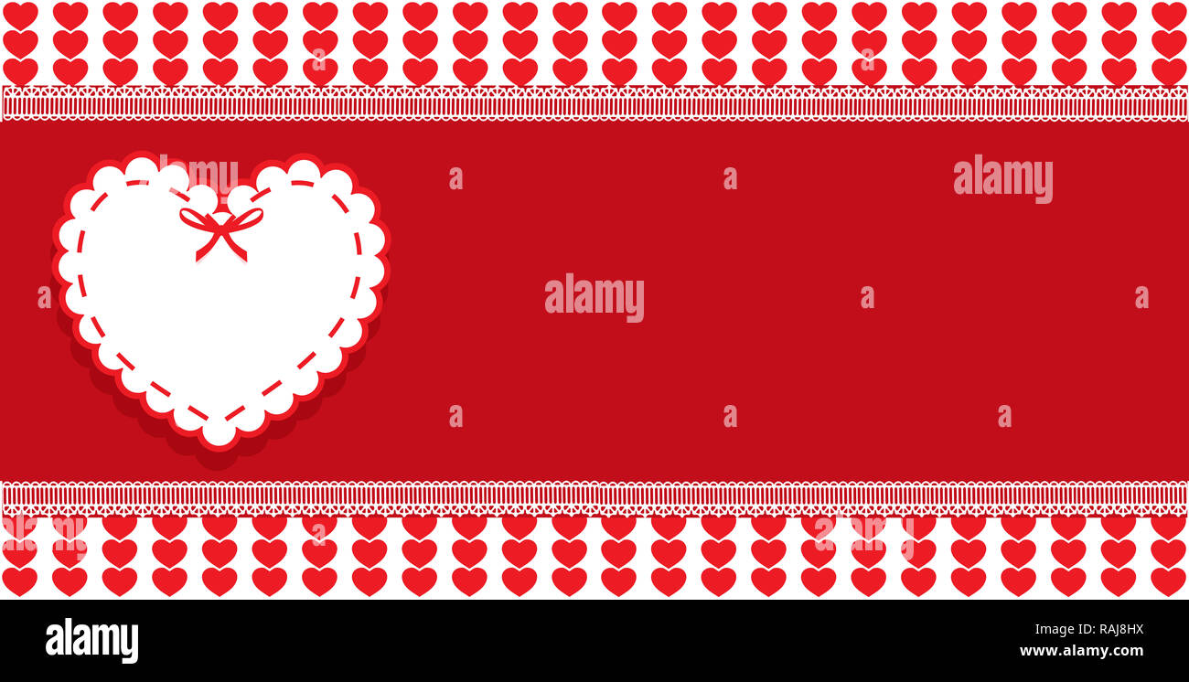 Saint Valentin ou un mariage modèle d'amour avec l'espace pour le texte et l'enveloppa avec timbre coeur rouge et blanc à rayures hearts encadrées avec dentelle Banque D'Images
