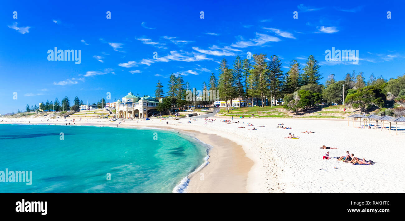 Cottesloe Beach, Australie, sur une belle journée d'été. Plage de Perth, Australie occidentale Banque D'Images
