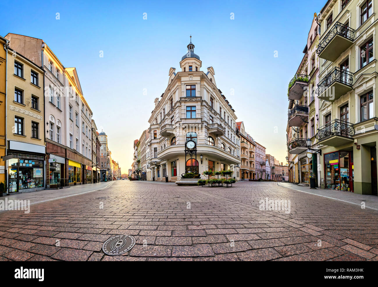 Principale rue piétonne dans la vieille ville de Torun, Pologne Banque D'Images