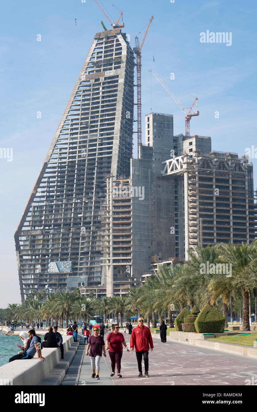 Construction d'immeubles de grande hauteur sur la Corniche dans le quartier d'affaires de West Bay à Doha, Qatar Banque D'Images