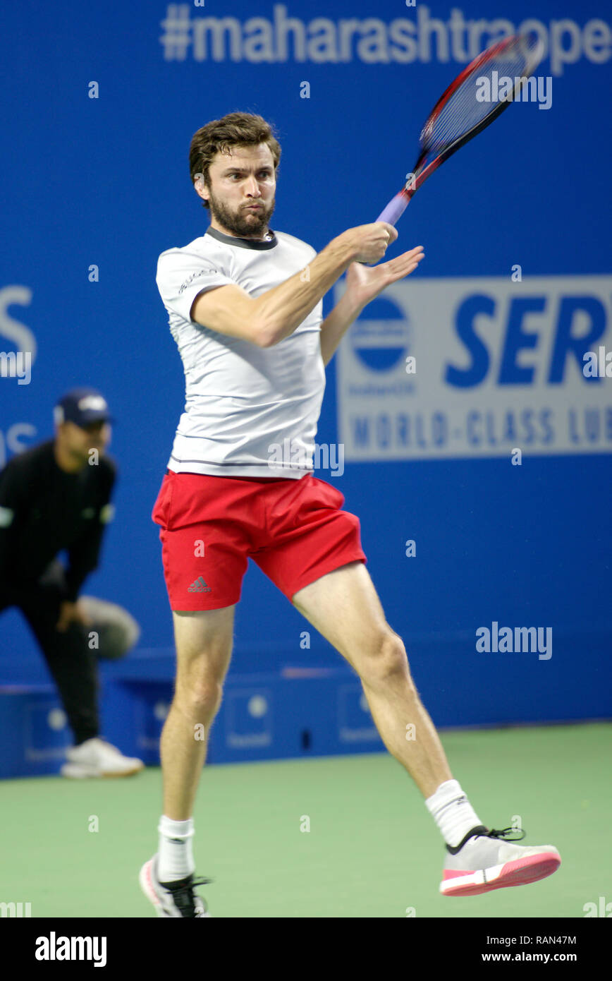 Pune, Inde. 4e janvier 2019. Gilles Simon de la France en action dans la deuxième demi-finale de la compétition à ouvrir des célibataires Tata Maharashtra ATP Tennis tournoi à Pune, en Inde. Credit : Karunesh Johri/Alamy Live News Banque D'Images