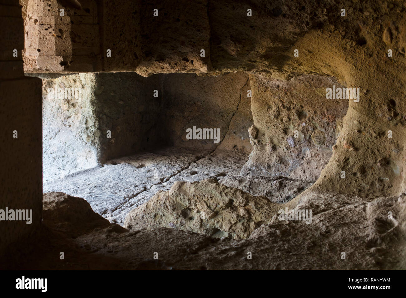 Mumbai / Inde : une chambre dans la Mahakali caves. Banque D'Images