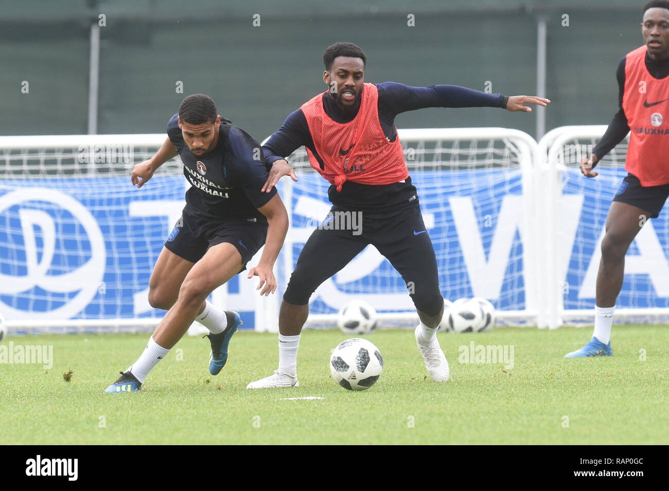 L'Angleterre Retour Formation à Repino après leur victoire sur la Tunisie hier soir. Photo Jeremy Selwyn Banque D'Images