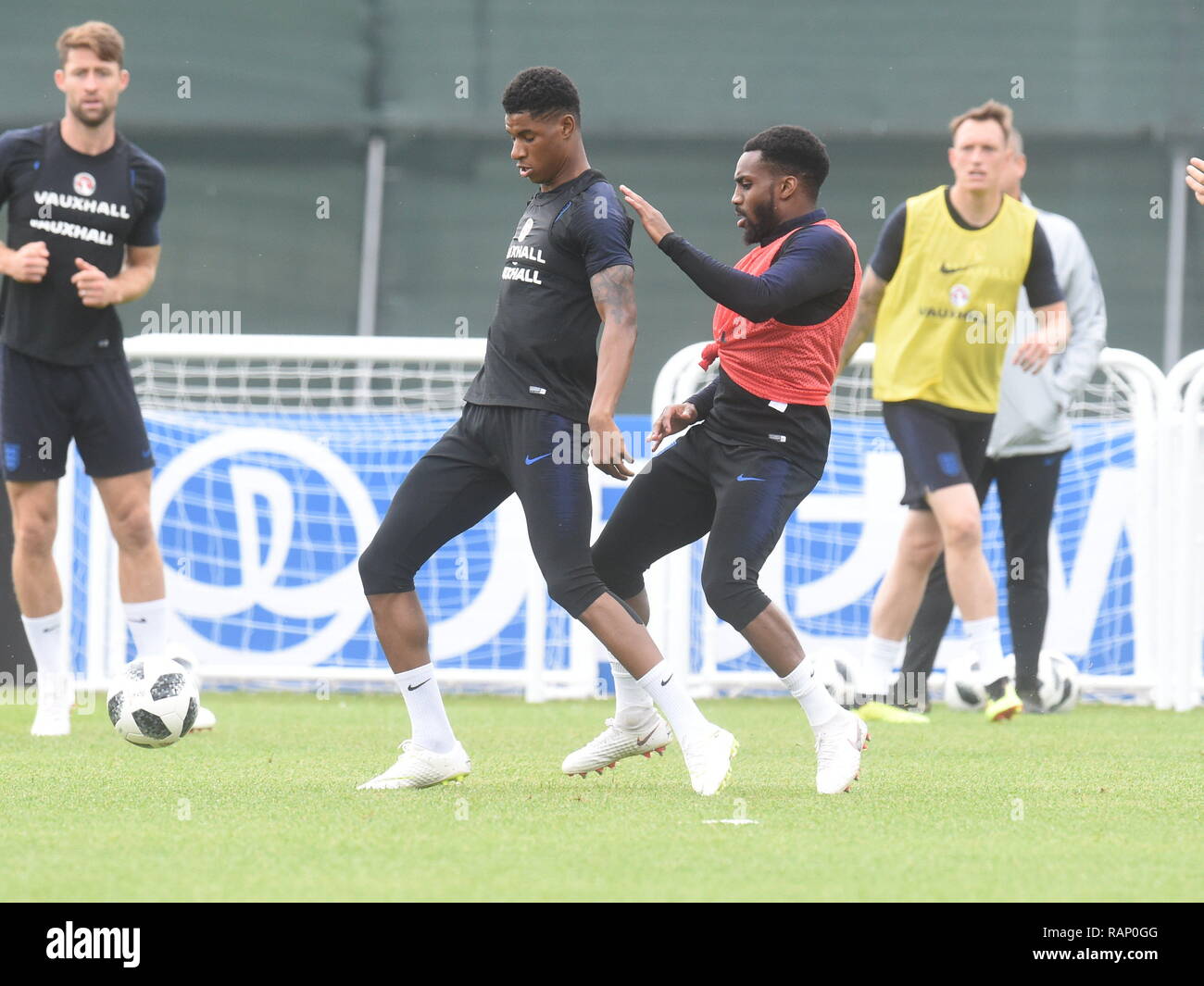 L'Angleterre Retour Formation à Repino après leur victoire sur la Tunisie hier soir. Photo Jeremy Selwyn Banque D'Images