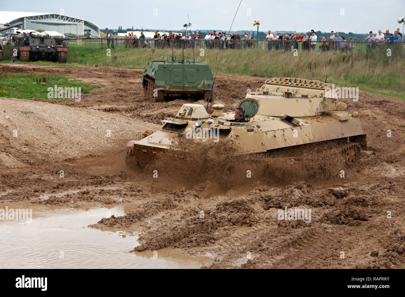 La démonstration d'un véhicule blindé tout terrain, à Duxford British War Museum Banque D'Images