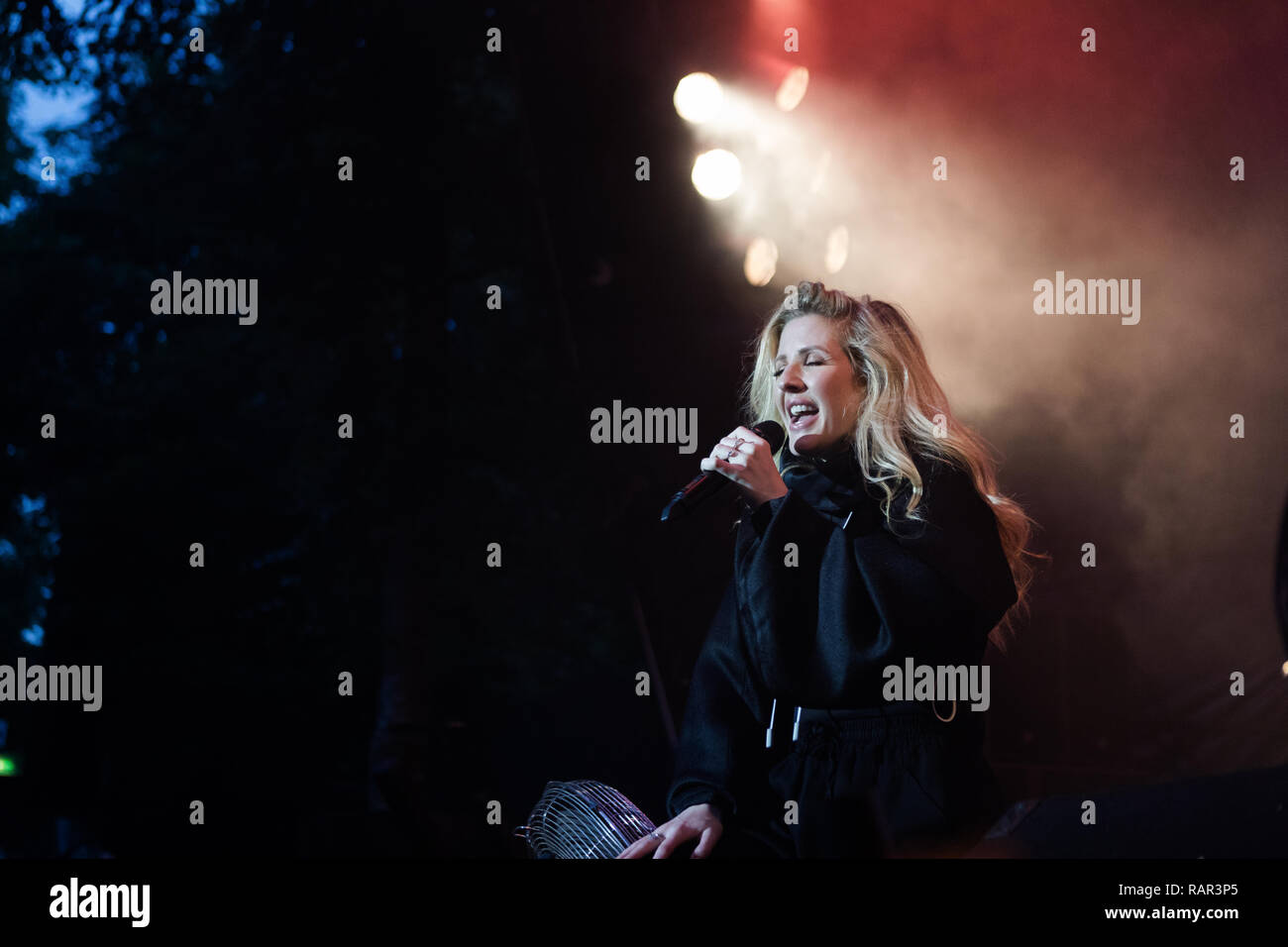 Le Danemark, Skanderborg - 11 août, 2017. La chanteuse et compositrice Ellie Goulding effectue un concert live au cours de la fête de la musique SmukFest danoise en 2017. À l'exception du Danemark. Banque D'Images