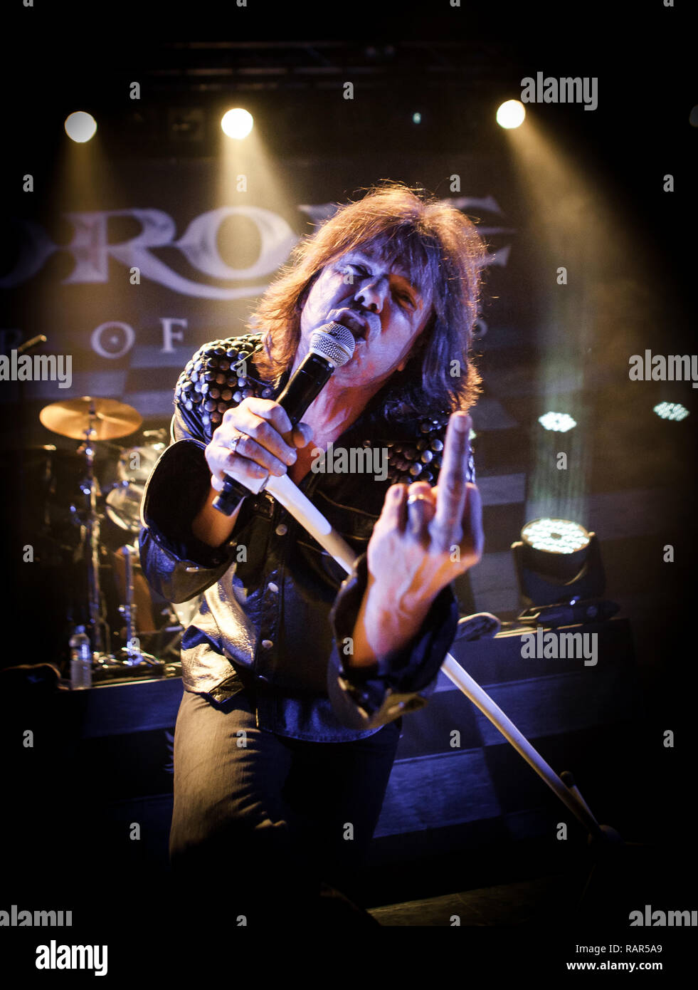 L'Agence suédoise de glam rock band Europe effectue un concert live à Amager Bio à Copenhague. Ici le chanteur Joey Tempest est vu sur scène. Le Danemark, 21/09 2015. À l'exception du Danemark Banque D'Images