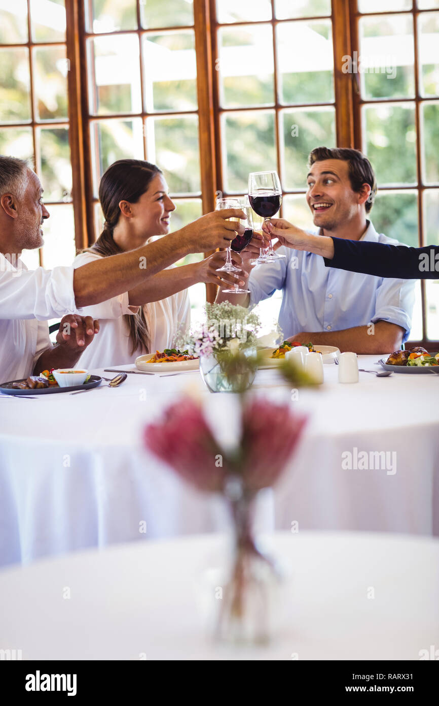 Les gens d'affaires with in restaurant Banque D'Images