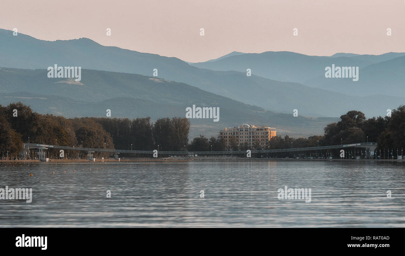 Canal d'AVIRON , ville de Plovdiv, Bulgarie, l'heure d'été Banque D'Images