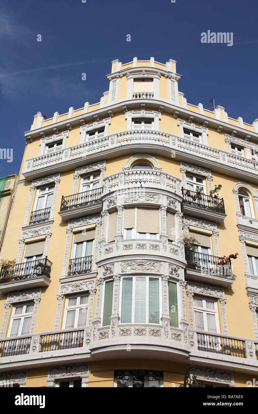 Valence, Espagne. Immeuble ancien de décoration vintage, l'architecture résidentielle. Banque D'Images