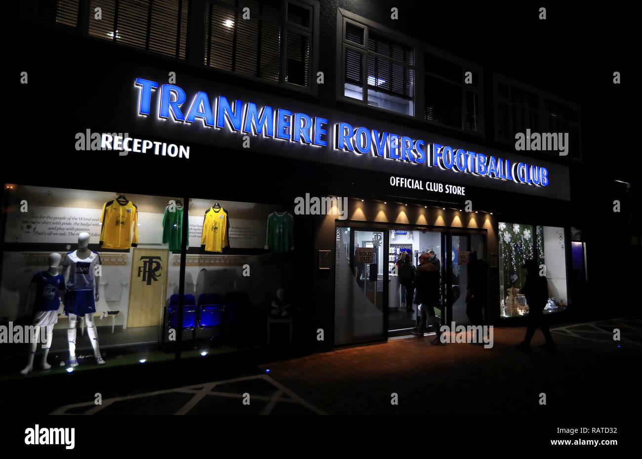 Vue générale du club Tranmere Rovers boutique officielle avant l'Unis, FA Cup troisième ronde match à Prenton Park, Birkenhead. Banque D'Images
