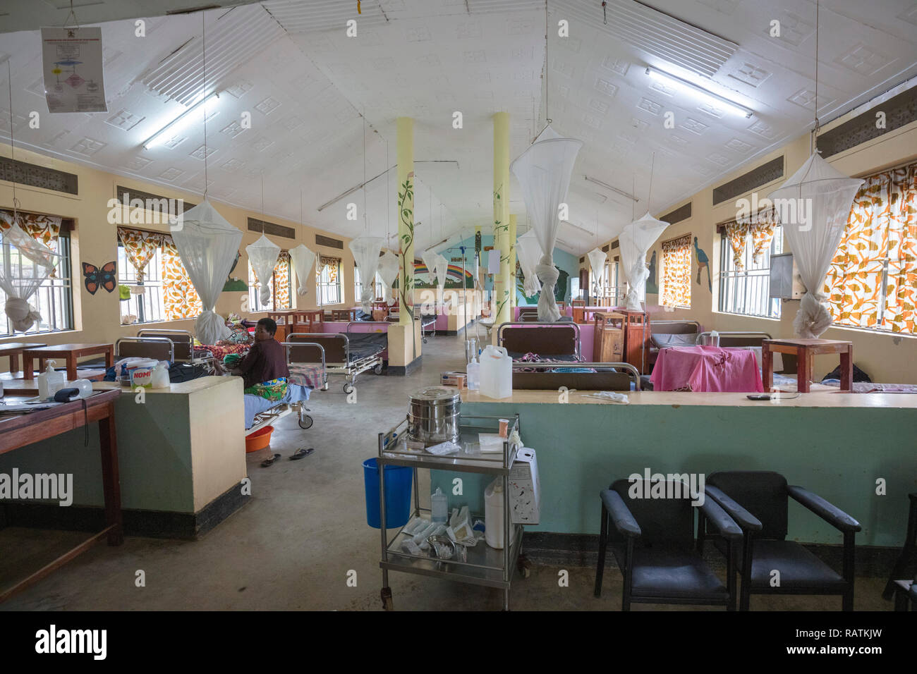De Pédiatrie, Hôpital communautaire de Bwindi, en Ouganda, l'Afrique Banque D'Images