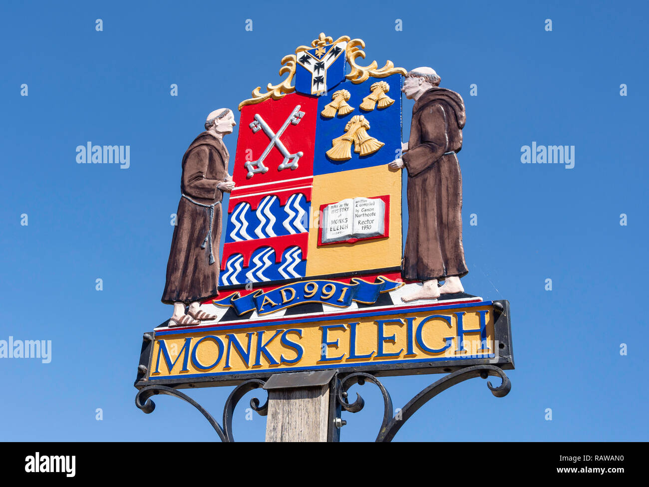 Panneau du village, la rue, les moines in Milden, Suffolk, Angleterre, Royaume-Uni Banque D'Images