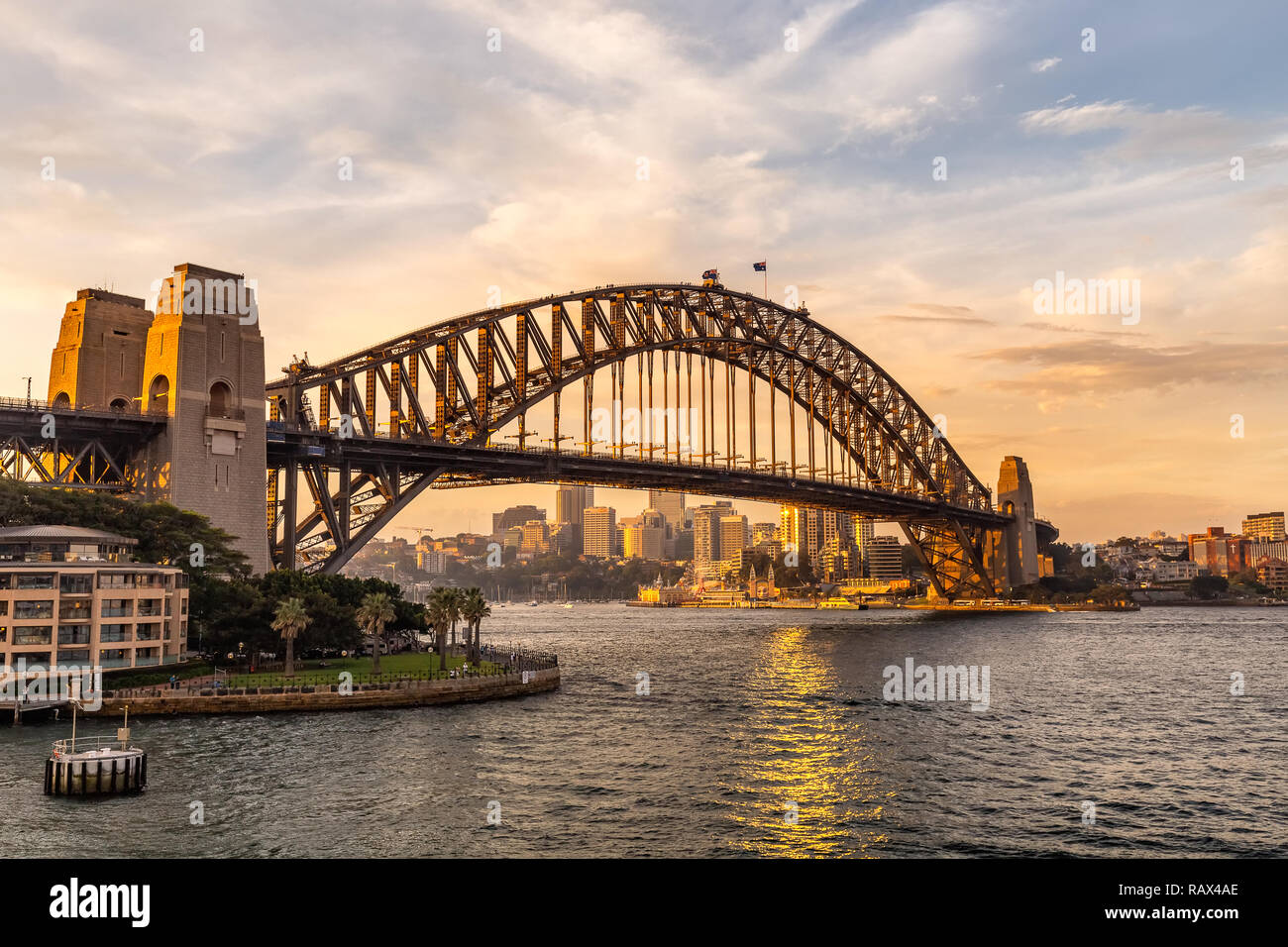 Vue de Sydney Harbour Bridge au coucher du soleil Banque D'Images