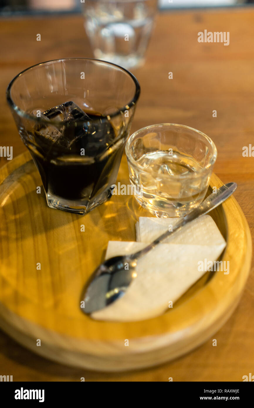 Un verre de café vietnamien froid à Da nang, Vietnam Banque D'Images