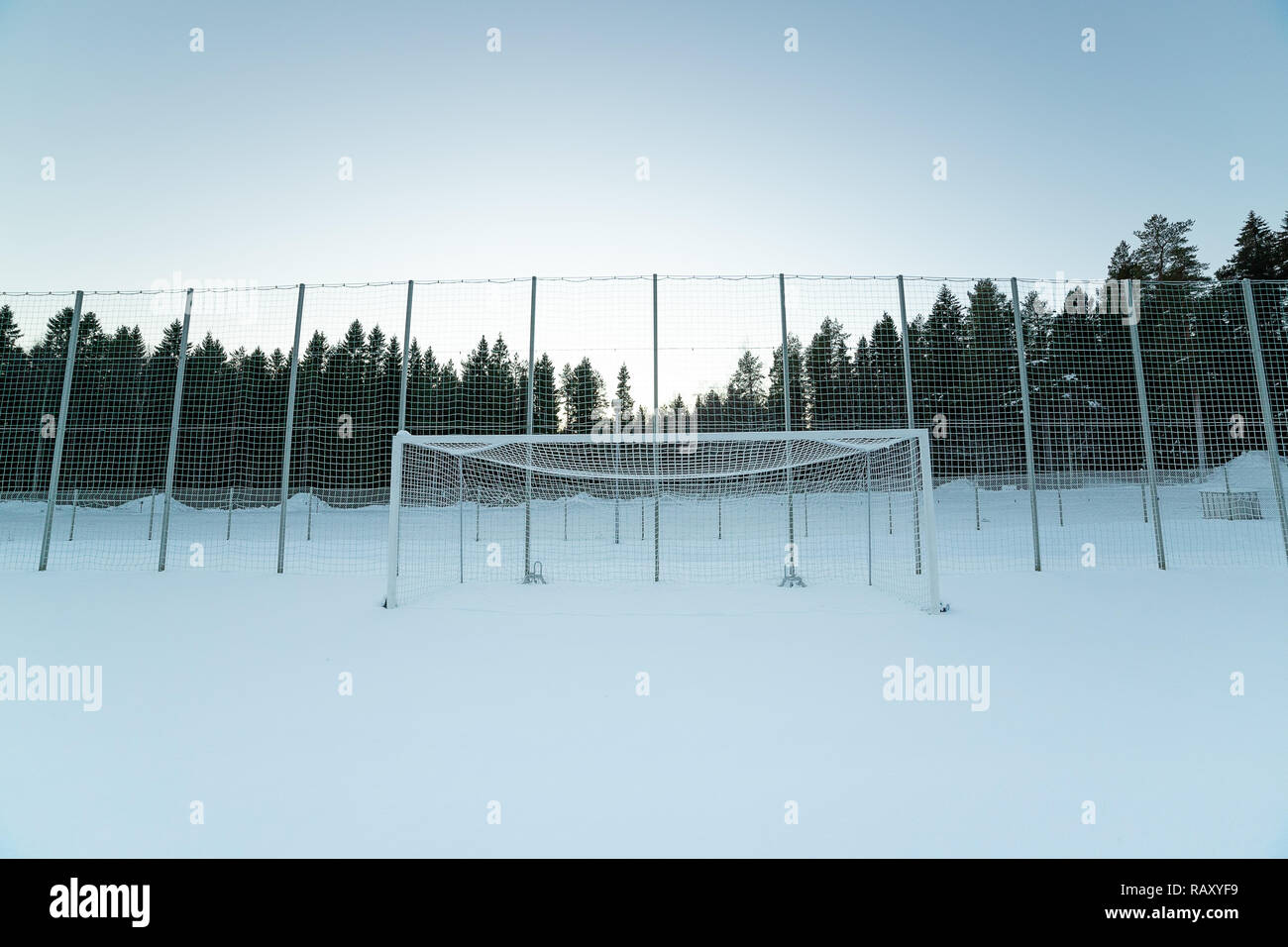 Buts de soccer en hiver avec la neige. Banque D'Images