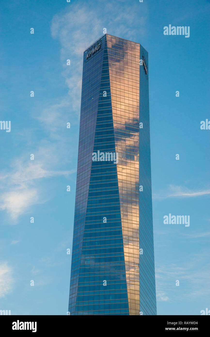 La tour de cristal, par Cesar Pelli. CTBA, Madrid, Espagne. Banque D'Images