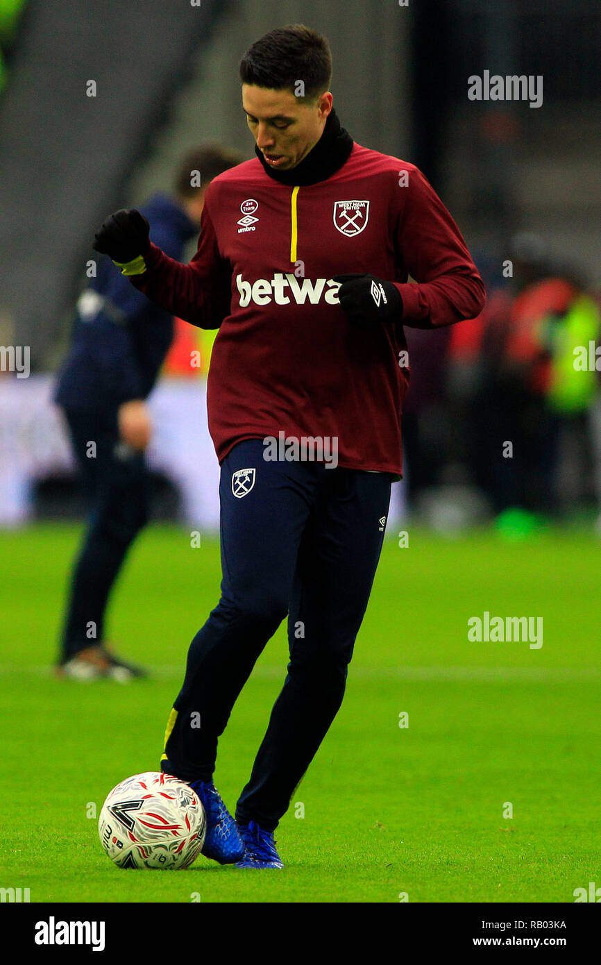 Londres, Royaume-Uni. 5 janvier, 2019. Samir Nasri de West Ham United en action durant le réchauffage. L'unis en FA Cup, 3ème tour, West Ham United v Birmingham City au stade de Londres, Queen Elizabeth Olympic Park de Londres le samedi 5 janvier 2019. Ce droit ne peut être utilisé qu'à des fins rédactionnelles. Usage éditorial uniquement, licence requise pour un usage commercial. Aucune utilisation de pari, de jeux ou d'un seul club/ligue/dvd publications pic par Steffan Bowen/Andrew Orchard la photographie de sport/Alamy live news Banque D'Images