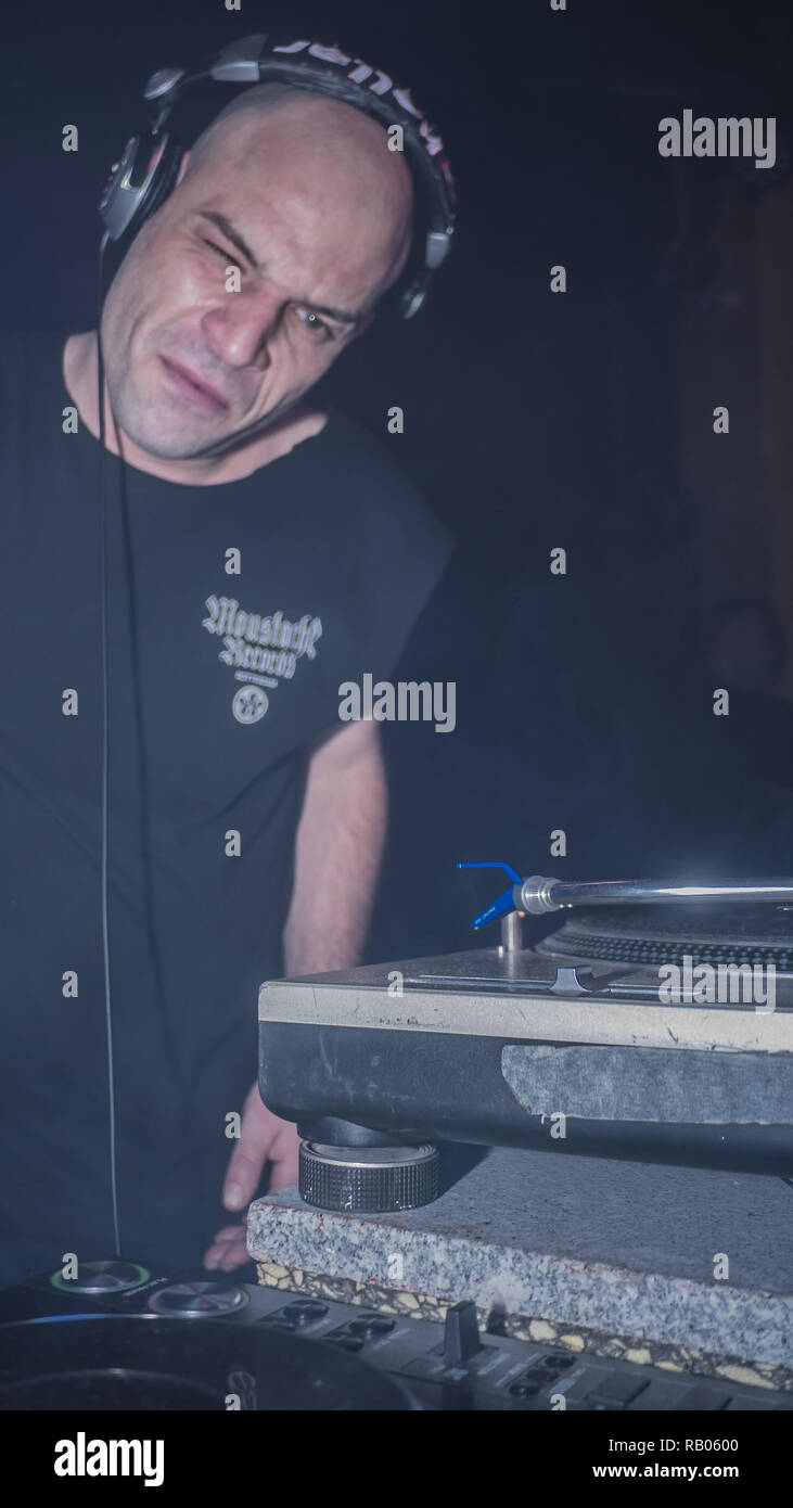 Madrid, Madrid, Espagne. 5e Jan, 2019. David Vunk chef de l'italo disco musique électronique pour la première fois à Madrid, Espagne à la discothèque la place la noche del sol. Credit : Alberto Sibaja SOPA/Images/ZUMA/Alamy Fil Live News Banque D'Images