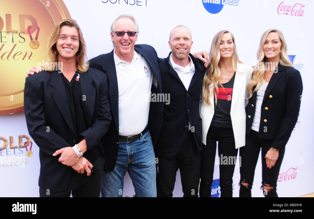 Californie, USA. 5e jan 2019. Hagen Smith et père de beach-volley professionnel dvd Sinjin Smith, joueuse de Casey Jennings, McKenna Thibodeau et Madison Willis à la 6ème rencontre annuelle organisée par l'or d'Or Nicole Kidman et Nadia Comaneci le 5 janvier 2019, à la Chambre sur le coucher du soleil à West Hollywood, Californie. Photo de Barry King/Alamy Live News Banque D'Images