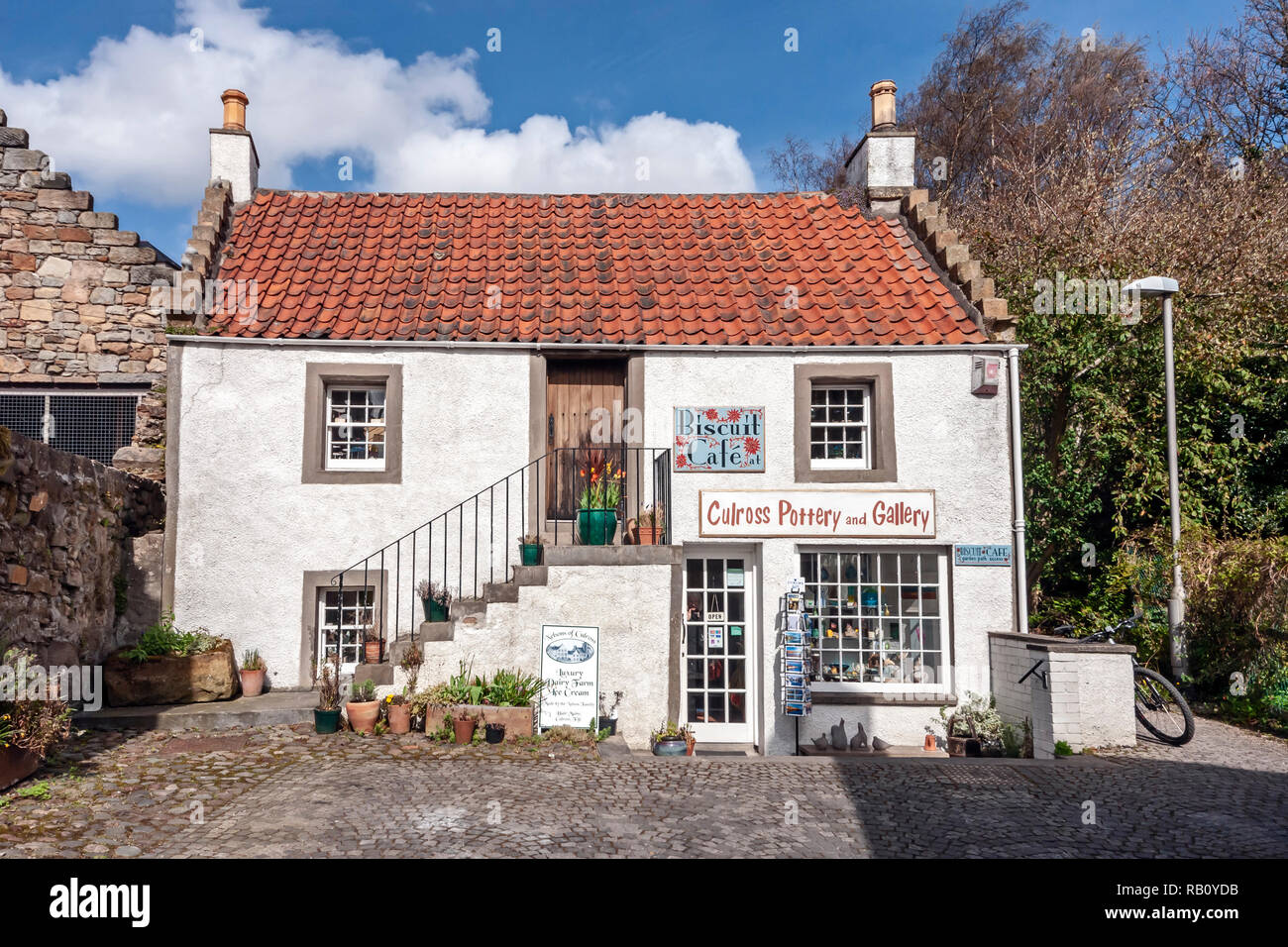 Bisquit Cafe & Culross et poterie Galerie dans le centre-ville de Culross Fife Scotland UK Banque D'Images