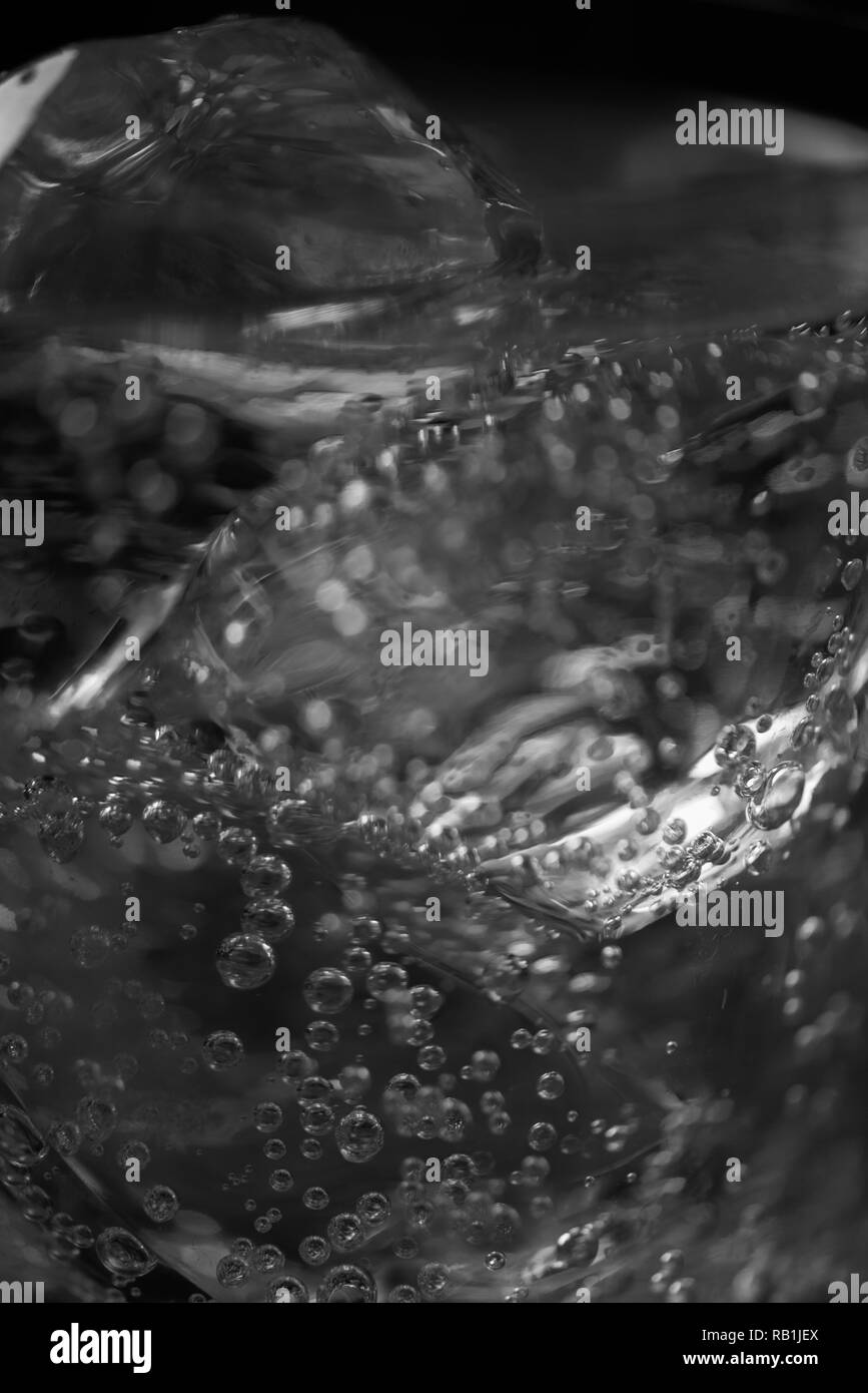 Close up d'sparklingwater dans un tumbler Banque D'Images