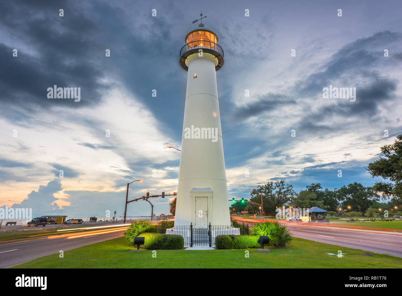 Biloxi, Mississippi USA au phare de Biloxi au crépuscule. Banque D'Images