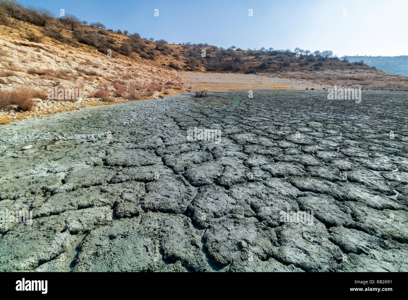Le Lac d'orumieh, la côte de l'Île Espir, la troisième plus grande île du lac Urmia avec une superficie de 1500 hectare Banque D'Images Le Lac d'orumieh, la côte de l'Île Espir, la troisième plus grande île du lac Urmia avec une superficie de 1500 hectare Banque D'Images